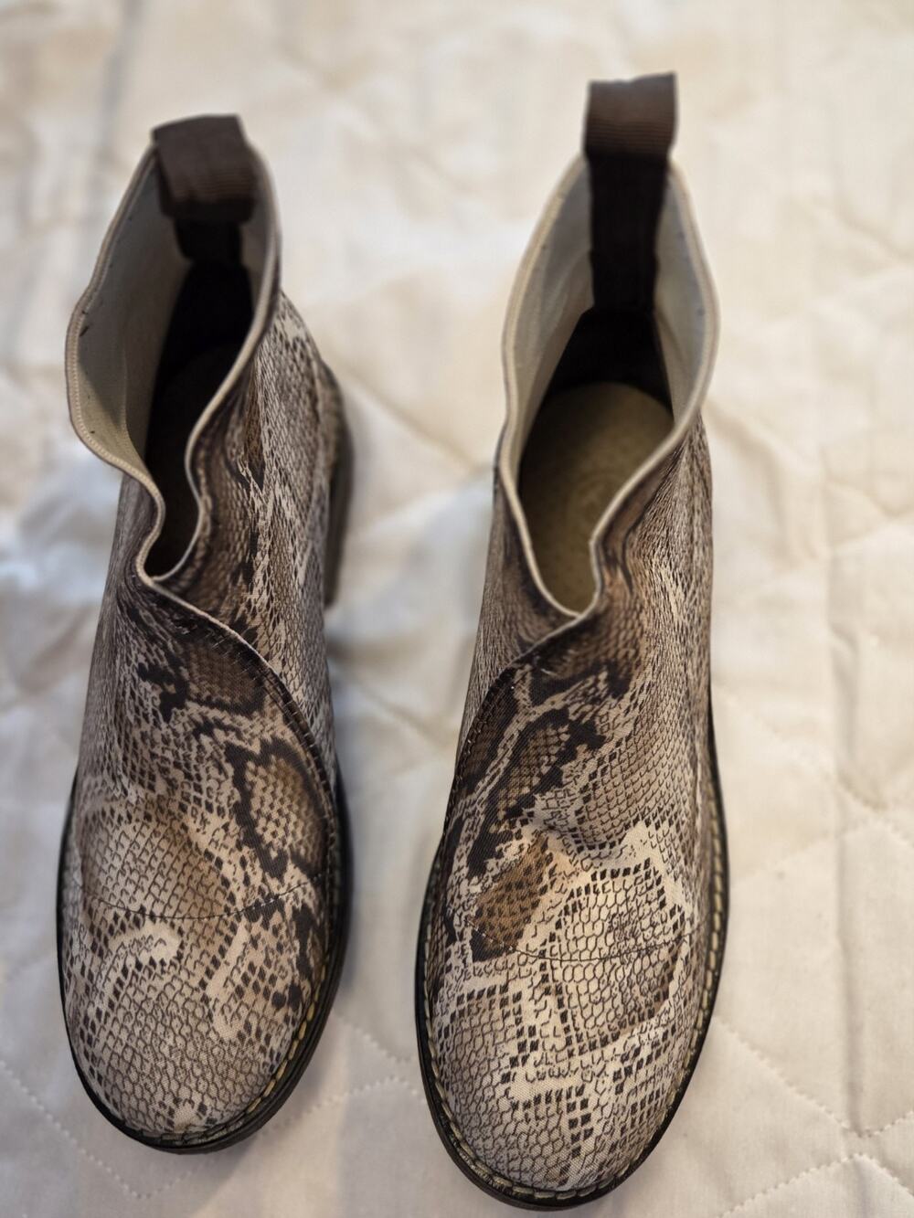 Charleston Shoe Company Python Pattern Liberty Stretch Slip On boots size 8